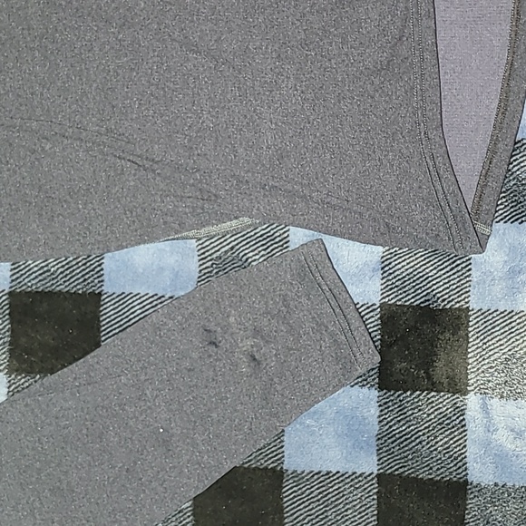 Vintage. Made in USA. Patagonia. Stretchy longsleeve. 1/4 zip pullover. Size Med - Picture 4 of 16